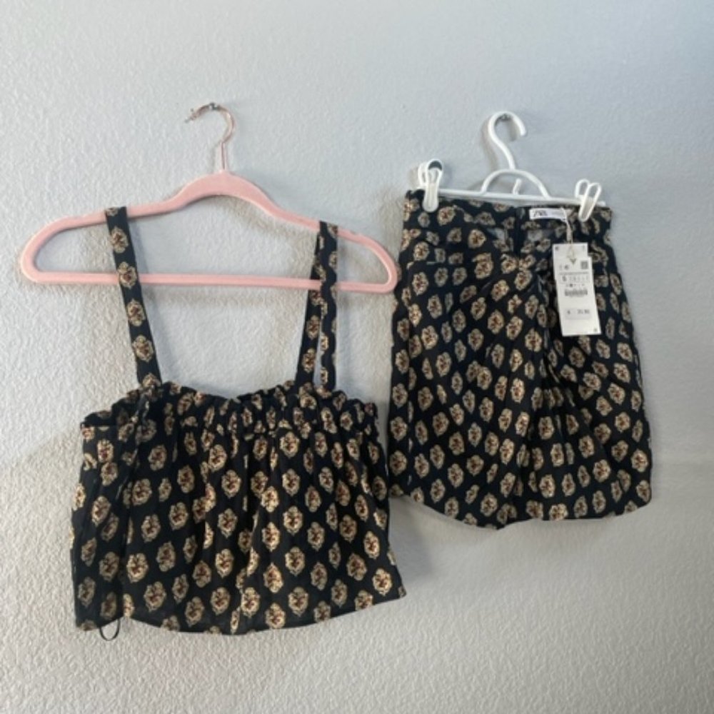 Zara 2 Piece Set, High Rise Mini Skirt w/ Crop Top. Black, Small.